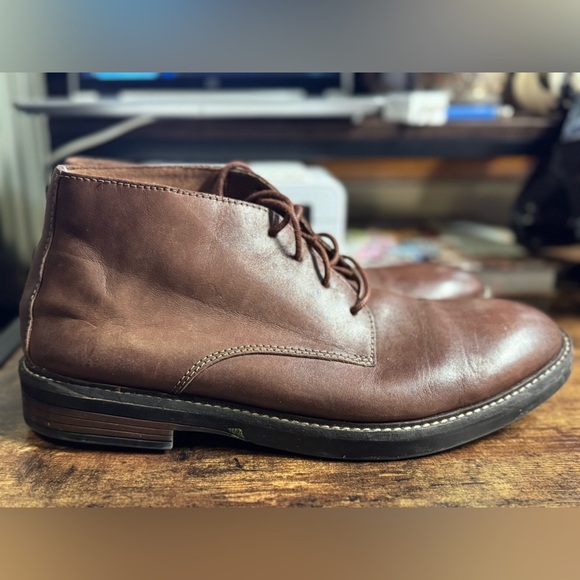 ? Clark\'s Brown Leather Lace-Up Chukka Boots - Men\'s Size 11 M main image 5